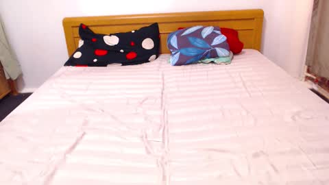 Snapshot of carlasweet00 chatting on 11/24/25, 02:06 carlasweet00 online show from 11/24/25, 02:06