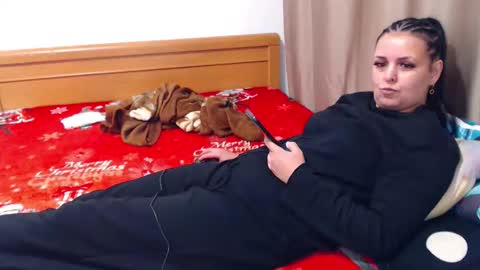 Snapshot of carlasweet00 chatting on 12/18/25, 01:44 carlasweet00 online show from 12/18/25, 01:44