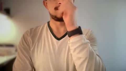 Snapshot of carlcarlinches4 chatting on 12/19/25, 02:13 carlcarlinches4 online show from 12/19/25, 02:13