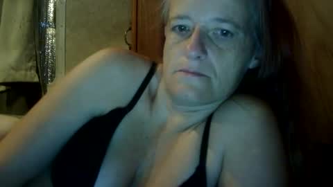 Snapshot of carleeswoman08 chatting on 10/17/25, 11:13 carleeswoman08 online show from 10/17/25, 11:13