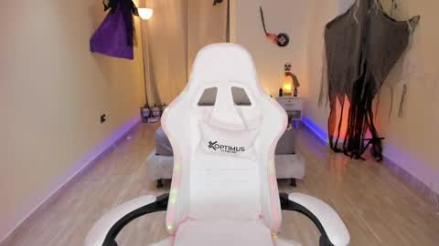 Alejandra online show from 10/15/25, 12:44