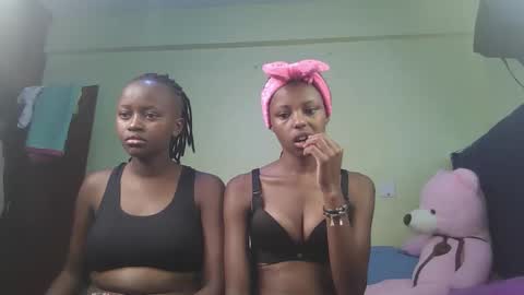 Snapshot of carlex_ chatting on 10/19/25, 08:15 carlex_ online show from 10/19/25, 08:15