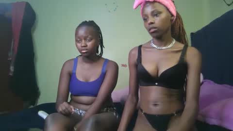 Snapshot of carlex_ chatting on 10/31/25, 09:49 carlex_ online show from 10/31/25, 09:49