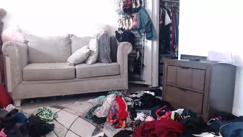 Carlie online show from 11/18/25, 04:11