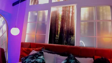    online show from 10/15/25, 07:58