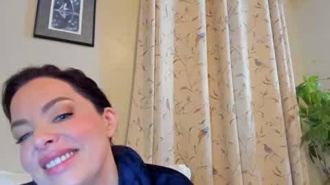 Carlie online show from 01/04/25, 01:10