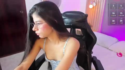 Snapshot of carlina_15 chatting on 05/29/26, 12:25 C A R L I N A online show from 05/29/26, 12:25