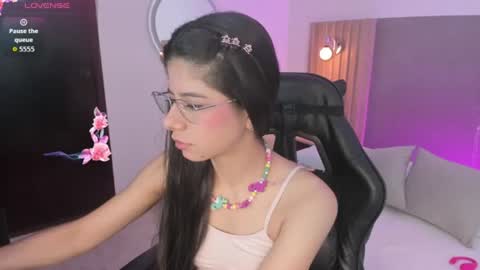 Snapshot of carlina_15 chatting on 06/17/26, 12:18 C A R L I N A online show from 06/17/26, 12:18