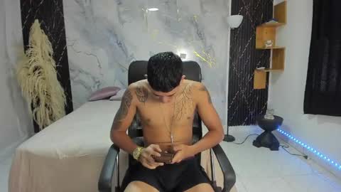 Snapshot of carlitosex09 chatting on 04/13/26, 12:21 master online show from 04/13/26, 12:21