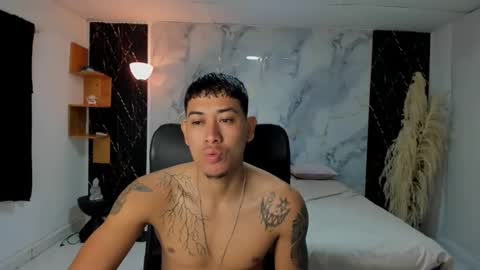 Snapshot of carlitosex09 chatting on 04/16/26, 11:44 master online show from 04/16/26, 11:44