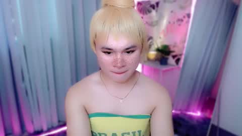 Snapshot of carlo_bigcock69 chatting on 09/21/25, 02:35 carlo_bigcock69 online show from 09/21/25, 02:35