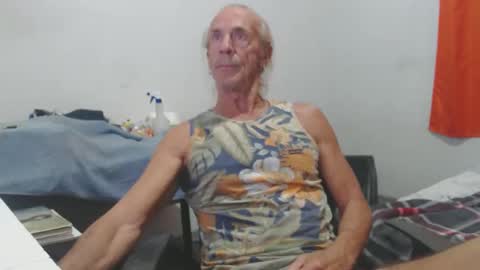 Snapshot of carlos2557 chatting on 05/02/26, 02:38 carlos online show from 05/02/26, 02:38