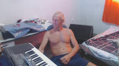Snapshot of carlos2557 chatting on 05/31/26, 03:08 carlos online show from 05/31/26, 03:08