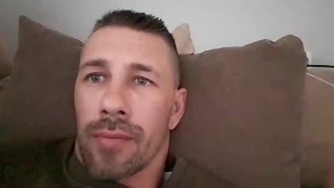 Snapshot of carloscadiz11 chatting on 11/02/25, 02:41 carloscadiz11 online show from 11/02/25, 02:41