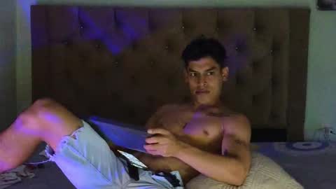 Snapshot of carloshero69 chatting on 11/25/25, 06:08 carloshero69 online show from 11/25/25, 06:08