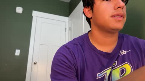 Snapshot of carlosjosecb1 chatting on 09/16/25, 03:02 carlos online show from 09/16/25, 03:02