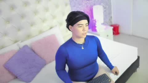 carly_lopez18 online show from 04/12/26, 03:22
