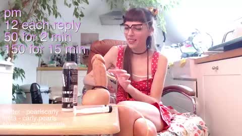 Carly Pearls online show from 02/09/25, 01:56