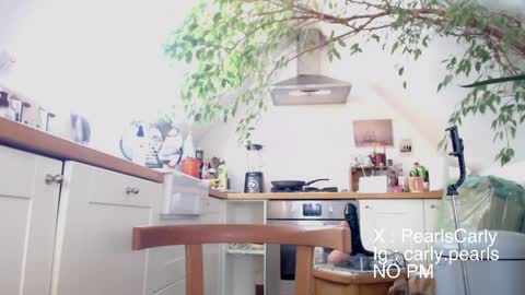 Snapshot of carlypearls chatting on 04/07/26, 12:16 Carly Pearls online show from 04/07/26, 12:16