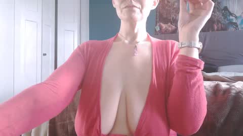 Snapshot of carlysmiles chatting on 12/20/24, 05:51 Carly Smiles online show from 12/20/24, 05:51