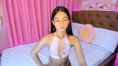 Snapshot of carmella_amethyst chatting on 04/09/26, 02:00 CARMELLA online show from 04/09/26, 02:00