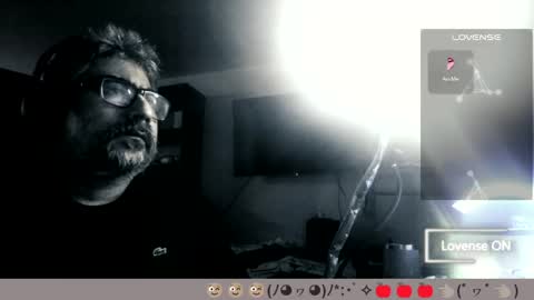 Snapshot of carmelo_devitto chatting on 04/14/26, 07:03 soy Batman online show from 04/14/26, 07:03