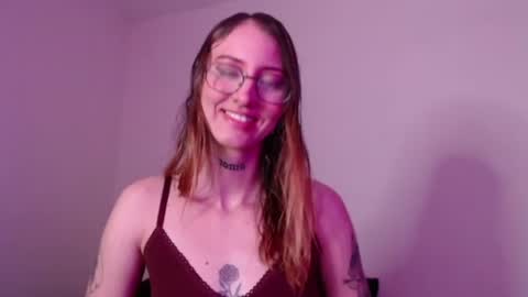 Snapshot of carmennrusso chatting on 12/22/25, 12:51 carmennrusso online show from 12/22/25, 12:51