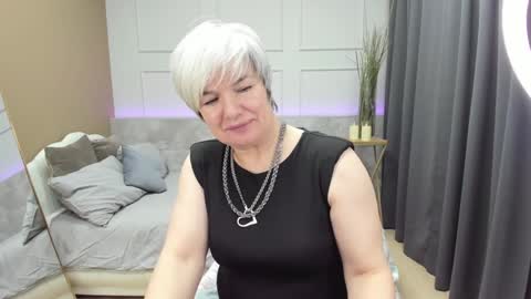 Snapshot of carmensoft chatting on 01/11/25, 04:48 Carmen online show from 01/11/25, 04:48