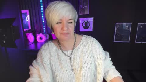 Snapshot of carmensoft chatting on 11/04/25, 08:30 Carmen online show from 11/04/25, 08:30