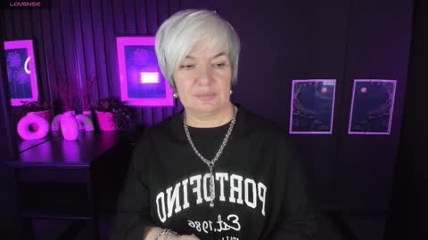 Snapshot of carmensoft chatting on 11/07/25, 08:31 Carmen online show from 11/07/25, 08:31