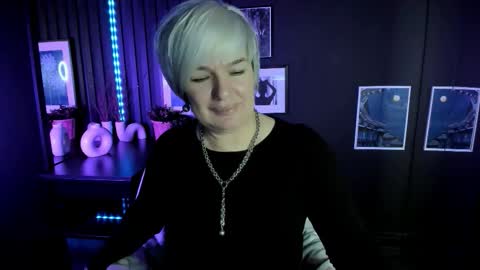 Snapshot of carmensoft chatting on 11/14/25, 09:24 Carmen online show from 11/14/25, 09:24