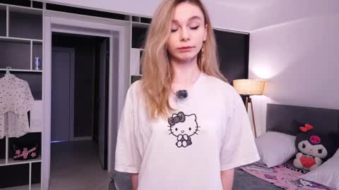 Snapshot of carmentilley chatting on 04/21/26, 05:36 Alice online show from 04/21/26, 05:36