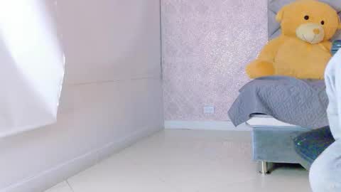 caro_adams1 online show from 12/16/25, 11:48