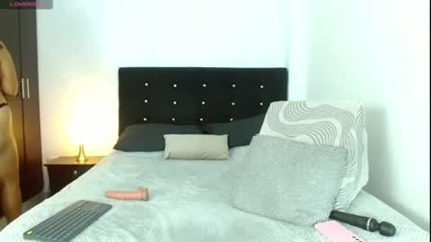 Snapshot of caro_sexo chatting on 11/30/25, 05:00 CARITO online show from 11/30/25, 05:00