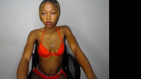 caroline online show from 11/18/25, 05:01