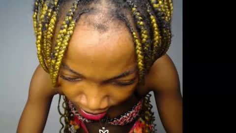 caroline online show from 11/19/25, 05:40