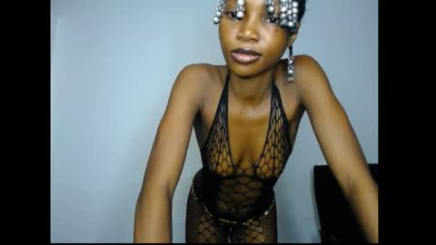 caroline online show from 05/16/26, 05:04
