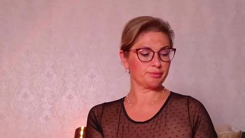 CaroJhones online show from 09/11/25, 04:01