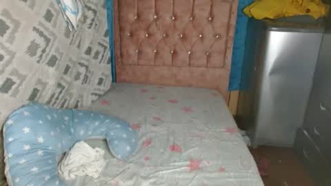 carol_lil1 online show from 02/19/26, 06:42