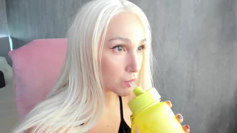 Snapshot of carol_may_ chatting on 09/13/25, 05:18 carol_may_ online show from 09/13/25, 05:18