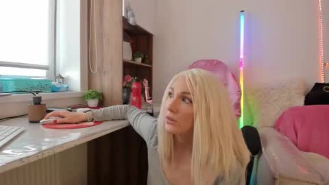 carol_may_ online show from 02/27/26, 08:58