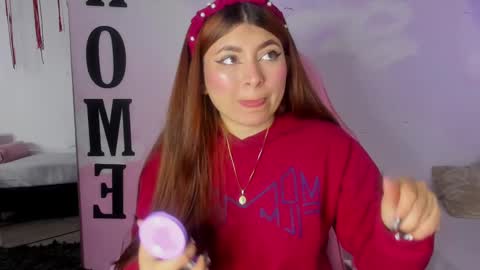 Snapshot of carolay759687 chatting on 03/01/25, 01:43 carolay759687 online show from 03/01/25, 01:43