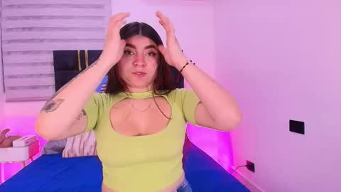 Snapshot of carolayrosse chatting on 02/26/26, 03:05 carola online show from 02/26/26, 03:05