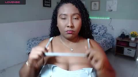 Snapshot of caroldelatorre chatting on 12/09/24, 08:01 Carol de la torre online show from 12/09/24, 08:01