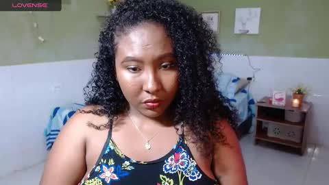 Snapshot of caroldelatorre chatting on 01/10/25, 08:15 Carol de la torre online show from 01/10/25, 08:15