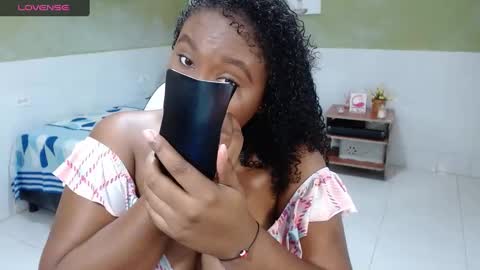 Snapshot of caroldelatorre chatting on 01/20/25, 06:43 Carol de la torre online show from 01/20/25, 06:43