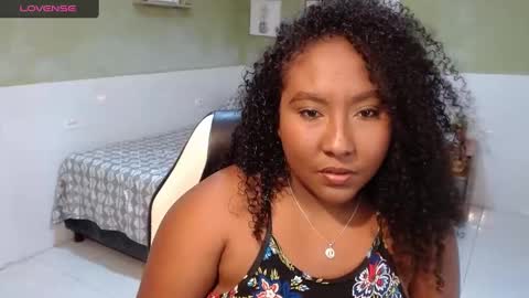 Snapshot of caroldelatorre chatting on 03/04/25, 09:54 Carol de la torre online show from 03/04/25, 09:54