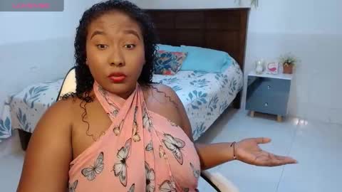 Snapshot of caroldelatorre chatting on 09/26/25, 07:18 Carol de la torre online show from 09/26/25, 07:18