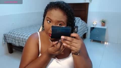 Snapshot of caroldelatorre chatting on 10/07/25, 08:06 Carol de la torre online show from 10/07/25, 08:06