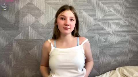 Snapshot of carolfreer chatting on 04/21/26, 01:17 Kim online show from 04/21/26, 01:17